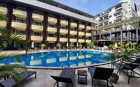 โรงแรม บารอน บีช